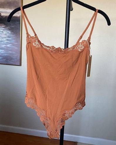 SKIMS NWT  Fits Everybody Lace Cami Bodysuit Bronze Size XS