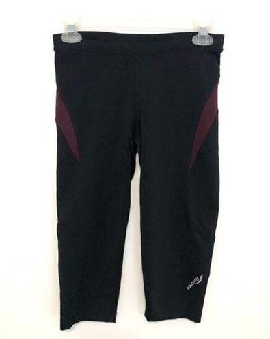 Saucony  Black Burgundy Maroon Stripe Trim Capri Capris Active Leggings Legging