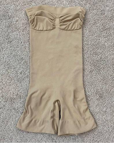 SKIMS Seamless Sculpt Strapless Shortie Bodysuit Nude XS