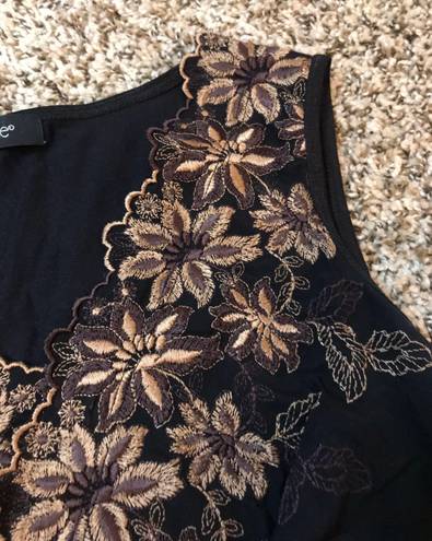 Karen Kane Y2K embroidered floral tank top