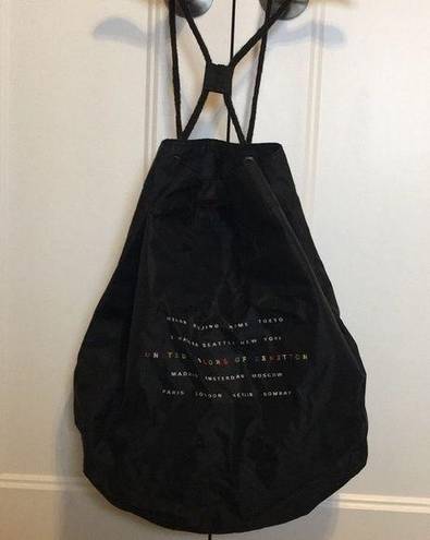 United Colors Of Benetton Vintage 90’s  black Backpack Drawstring Travel Bag.