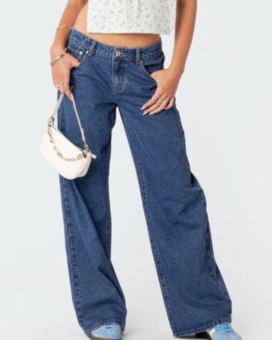 Edikted Raelynn Washed Low Rise Jeans