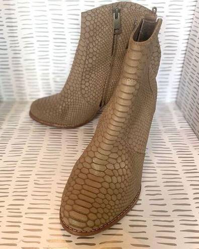 Joie  Snakeskin boots size 7.5