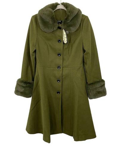 Modcloth NWT  Voodoo Vixen Air of Sophistication Coat Size 6 Olive Green Faux Fur