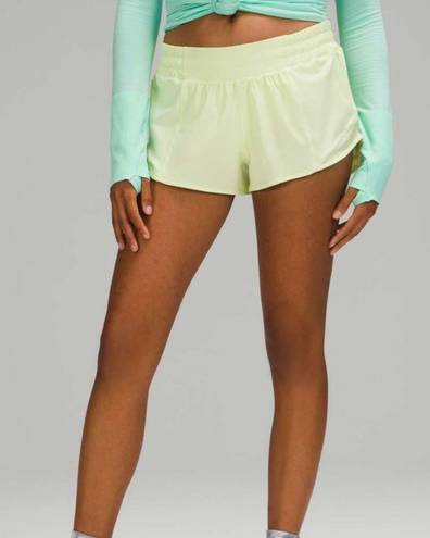 Lululemon  Hotty Hot Low Rise 2.5” Shorts Size 8 Crispin Green