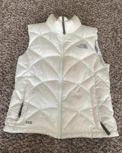 The North Face 550 Puffer Vest