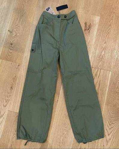 The Range  Structured Twill Cargo Pants in Khaki Green