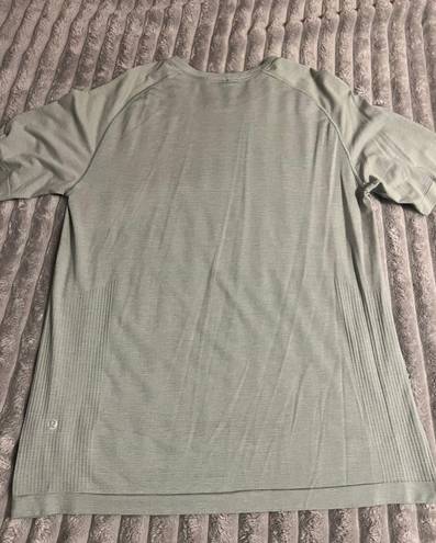 Lululemon Men’s T-Shirt