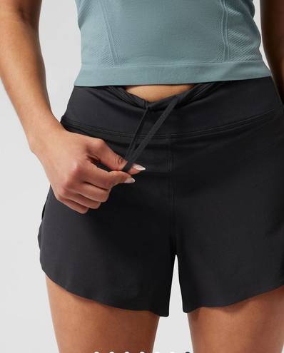 Athleta Run With It 3.5” Short