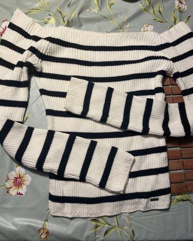 Hollister Long Sleeve Sweater