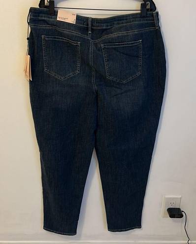 NYDJ  Relaxed Tapered Jeans in Walton