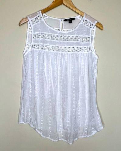 Zac and Rachel  white crew crochet lace sleeveless tank blouse