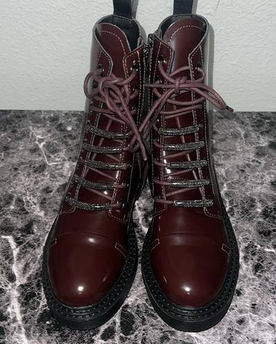 DKNY NWOT  Malaya Lace-Up Combat Booties Size: 7.5 US