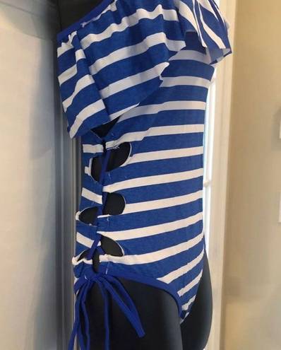 Beachsissi NWT  blue and white striped one piece swimsuit - small