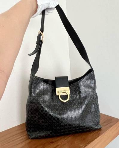 Salvatore Ferragamo black Ganci textured leather shoulder bag