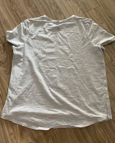Lululemon T-Shirt