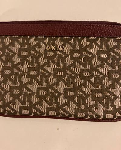 DKNY wristlet like new condition