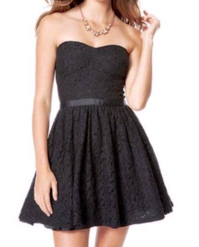 Delia's 🎉HOST PICK🎉DELIA’S Lace strapless ribbon party dress