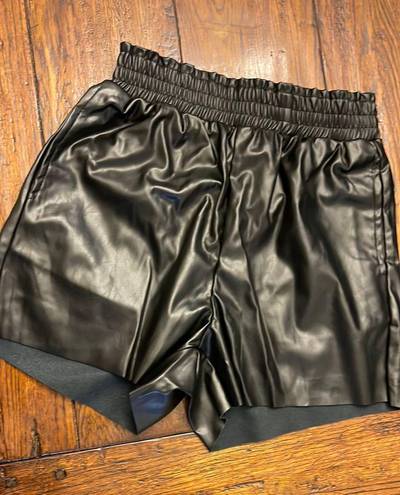 Lane 201 Black Leather Paper bag Shorts