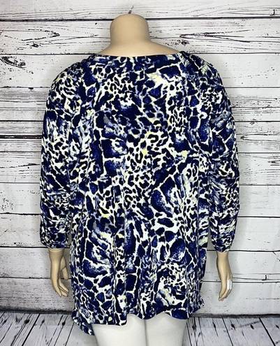 Fashion Bug  NWT Size 3X Blue & White Printed V-Neckline Ruched Sleeve Blouse Top