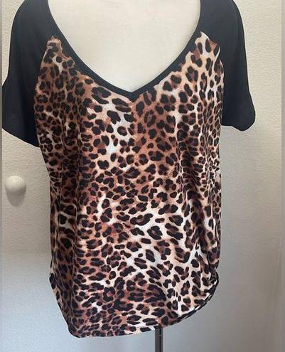 Absolutely Famous  leopard print women’s size 2x animal print blouse knot