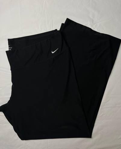 Nike Dri-Fit Straight Wide Leggings Pants