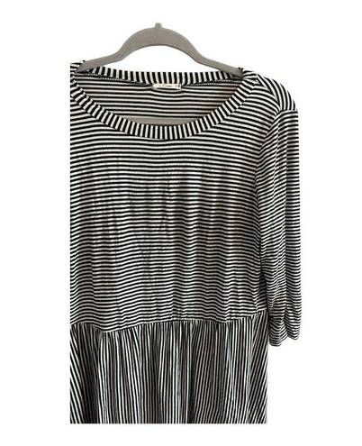 Luna e.  Women's Medium Black and White Striped Peplum 3/4 Sleeve Blouse