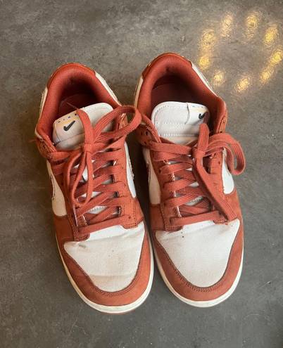 Nike Low Dunks