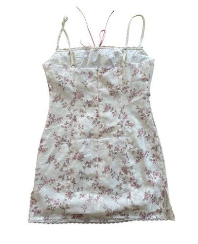 White Fox Boutique  - Lace & Ribbon Trim Dainty Floral Mini Dress in White & Pink