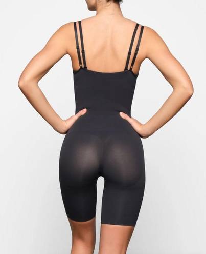 SKIMS NEW  Seamless Sculpt Butt Lifting Open Bust Bodysuit in Onyx Size S