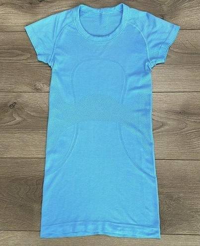 Lululemon  Swiftly Tech Short Sleeve Seamless Blue Tee Shirt Size 2