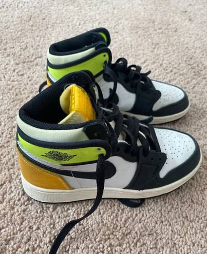 Nike Jordan Air Jordan 1 Retro High OG 'Volt Gold' 