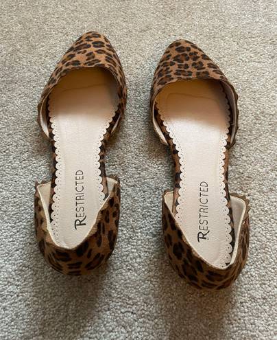 Restricted Shoes Woman's Leopard Flat Shoes Size 9