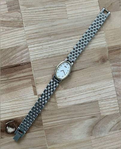 Seiko  Vintage Ladies Watch Oval White Dial Stainless Basket-Weave Bracelet