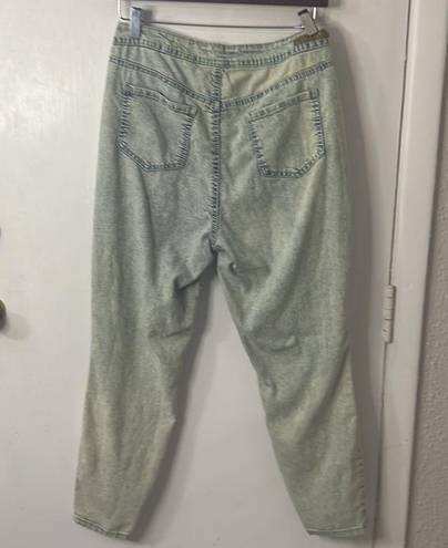 Nicki Minaj  Light Wash Distressed Blue Jeans Womens 11/12 Barbz