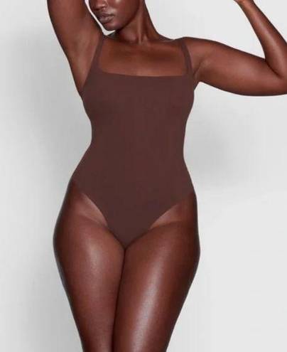 SKIMS NWT  Fits Everybody Square Neck Bodysuit Cocoa Brown Size M