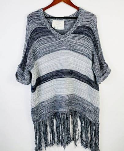 CALIFORNIA MOONRISE Gray‎ Fringe Poncho Sweater Size Large