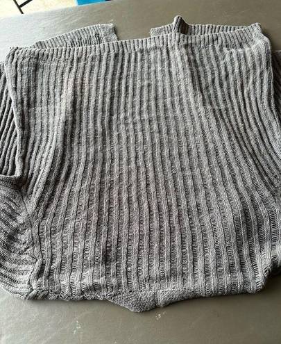 Old Navy  ribbed cardigan sweater large