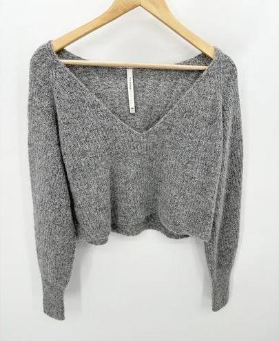 Babaton The Group by  Aritzia Sweater Women 2XS Grey V-Neck Long Sleeve Cropped