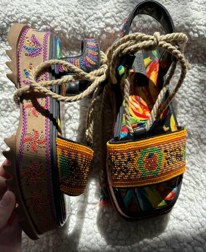 Farm Rio BEADED BANANA FLATFORM SANDAL