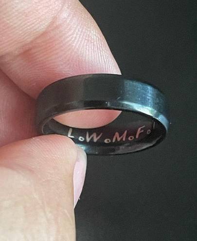 Edge Pre-owned 6mm carbide  black ring size 8