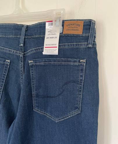 Levi Strauss & CO. Signature by Levi Strauss NEW Mid-rise Bootcut jean Simply Stretch Women’s sz 6M