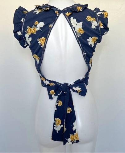 J.O.A. CHRISELLE Ruffle crop top open back floral blue