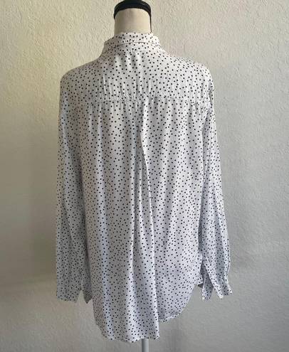 BeachLunchLounge Black White Polkadot Long Sleeve Button Up Blouse in a Size Large