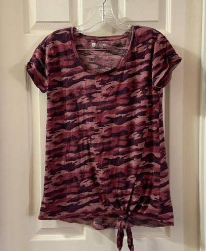 Xersion  Pink/purple Camo tie knot front tee size Small