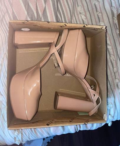 mix no. 6 Nude Heels