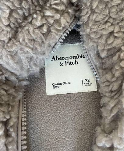 Abercrombie Sherpa Coat Size XS