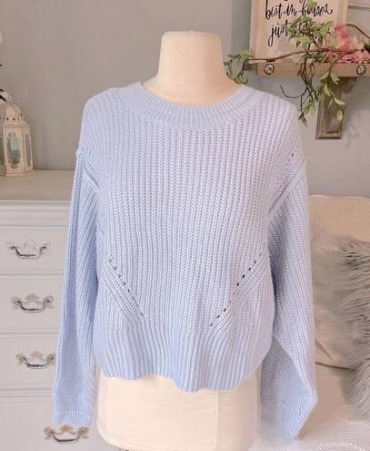 True Craft Baby Blue like new Sweater Lightweight Acrylic Comfy Womens Medium Cropped