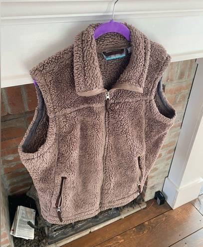 Free Country  Light Brown Teddy Bear Material Vest size XL Excellent Condition