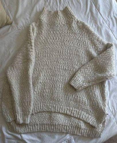 Cozy White Turtleneck Sweater Size M